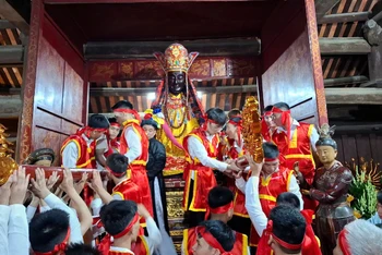 Nghi thức hạ tòa phong áo Tượng Phật Pháp Vân.