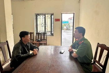 Đối tượng Khuất Văn Sinh tại cơ quan điều tra.