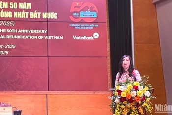 Thứ trưởng Bộ Ngoại giao Lê Thị Thu Hằng cung cấp thông tin tại buổi họp báo. 