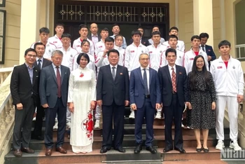 Đoàn võ thuật Taekwondo Triều Tiên thăm và làm việc tại trụ sở Bộ Văn hóa, Thể thao và Du lịch.