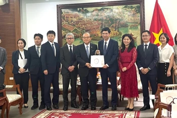 Thứ trưởng Văn hóa, Thể thao và Du lịch Hồ An Phong tiếp đoàn công tác của Viện Nghiên cứu Giao thông và Du lịch Nhật Bản.