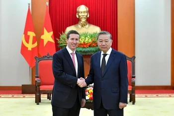 Tổng Bí thư Tô Lâm tiếp ông Jeffrey David Perlman, Tổng giám đốc Quỹ đầu tư Warburg Pincus (Hoa Kỳ).