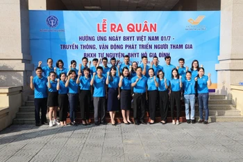 BHXH Vĩnh Phúc ra quân tuyên truyền về lợi ích tham gia BHXH.