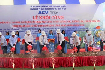 Lễ khởi công.