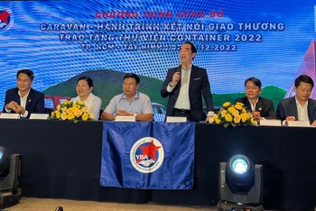 Đại diện Ban Tổ chức trao đổi các hoạt động trong chương trình sẽ diễn ra tại Tây Ninh.