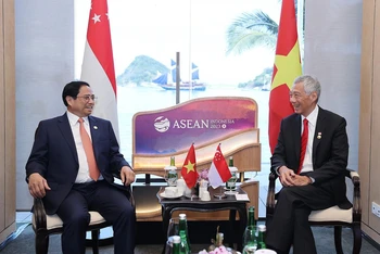 Thủ tướng Phạm Minh Chính và Thủ tướng Singapore Lý Hiển Long.