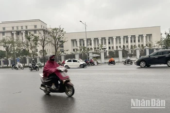 Dự báo khu vực Hà Nội, trời nhiều mây, có mưa, mưa rào rải rác và có nơi có dông. (Ảnh minh họa: Đ.T)