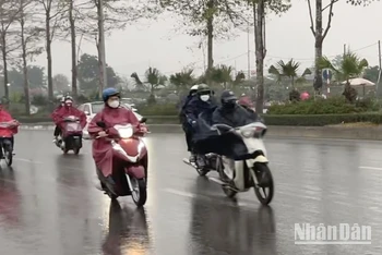Khu vực Hà Nội, sáng sớm có mưa nhỏ, mưa phùn và sương mù. (Ảnh minh họa: Đ.T)