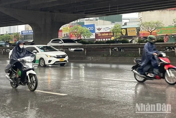 Dự báo Hà Nội có mưa rào rải rác và có nơi có dông. (Ảnh: Đ.T)