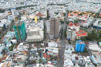 Một góc thành phố Cần Thơ-Trung tâm phát triển kinh tế trọng điểm Vùng đồng bằng sông Cửu Long. (Ảnh MỸ HÀ)
