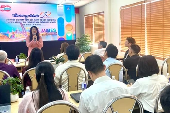 Bà Nguyễn Thị Ánh Hoa, Giám đốc Sở Du lịch thành phố Hồ Chí Minh phát biểu. 