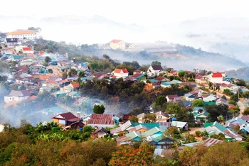 Sắc màu nông thôn mới dưới chân núi Bidoup, huyện Lạc Dương, tỉnh Lâm Đồng.