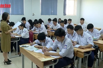 [Video] Điều chỉnh quy định chế độ trả lương dạy thêm giờ cho nhà giáo