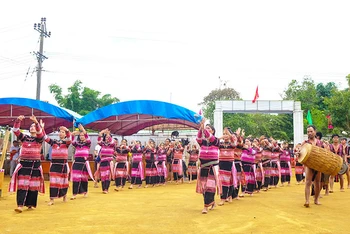 Lễ hội mừng lúa mới của đồng bào Ba Na, thôn K8, xã Vĩnh Sơn, huyện Vĩnh Thạnh.