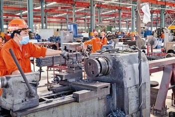 An toàn lao động được chú trọng tại Công ty cổ phần cơ khí, xây dựng, thương mại Đại Dũng.