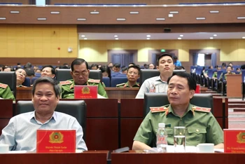 Các đại biểu dự hội nghị.