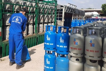 Giá gas bán lẻ trong nước liên tục tăng theo giá gas nhập khẩu thế giới.