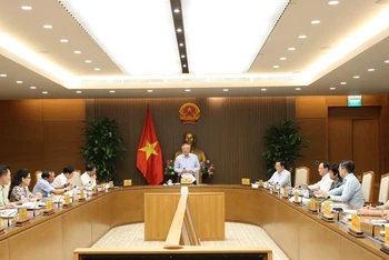 Phó Thủ tướng Thường trực Chính phủ Nguyễn Hòa Bình chủ trì Phiên họp thứ nhất của Tiểu ban Tuyên truyền Đại hội đại biểu Đảng bộ Chính phủ lần thứ I, nhiệm kỳ 2025-2030. (Ảnh: VGP)
