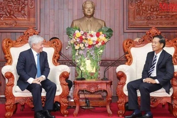 Đồng chí Đỗ Văn Chiến (trái) tại cuộc gặp. (Ảnh: Duy Toàn)