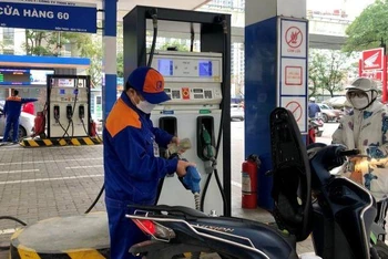 Hoạt động kinh doanh xăng dầu tại cửa hàng xăng dầu số 171 Xuân Thủy (quận Cầu Giấy, Hà Nội)