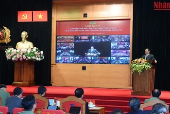 Thủ tướng Phạm Minh Chính phát biểu chỉ đạo Hội nghị trực tuyến toàn quốc về chuyển đổi số ngành công an nhân dân lần thứ nhất năm 2022 và công bố Ngày Chuyển đổi số ngành công an.