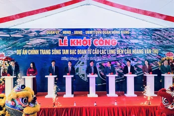 Các đơn vị trúng thầu bắt tay ngay vào tổ chức thi công công trình.