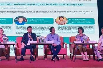 Phiên đối thoại về thúc đẩy chuỗi giá trị gỗ hợp pháp và bền vững tại Diễn đàn.