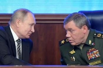 Tổng thống Putin và Tướng Valery Gerasimov. (Nguồn: AFP)