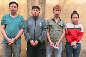 Bốn đối tượng bị tạm giữ do bắt giữ người trái phép.