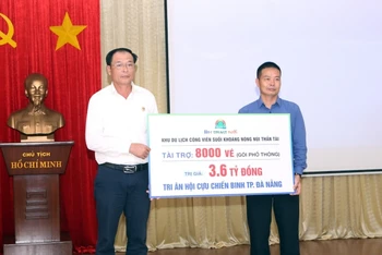 Trao 8.000 vé vào cổng và dịch vụ phổ thông cho cựu chiến binh Đà Nẵng.