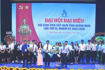 Ban Chấp hành Hội Sinh viên Việt Nam tỉnh Quảng Ngãi khóa 3, nhiệm kỳ 2023-2028 ra mắt trước Đại hội.