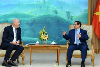 Thủ tướng Phạm Minh Chính tiếp ông Guy Bradley, Chủ tịch Tập đoàn John Swire&Sons (Anh).