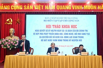 Các đồng chí chủ trì Hội thảo khoa học. (Ảnh: Thế Đại)