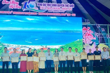 Tuyên dương, khen thưởng các tập thể, cá nhân có nhiều đóng góp trong công tác bảo tồn, phát huy giá trị Khu dự trữ sinh quyển Cù Lao Chàm-Hội An.
