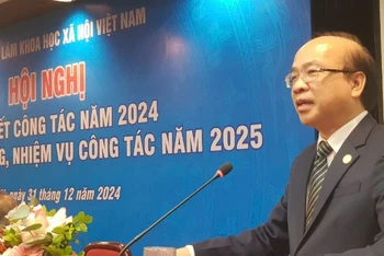 Tiến sĩ Phan Chí Hiếu, Chủ tịch Viện Hàn lâm Khoa học xã hội Việt Nam, nhấn mạnh, khẩu hiệu của năm 2025 là “Tinh gọn - Hiệu quả - Đột phá - Phát triển - Tăng tốc”. 