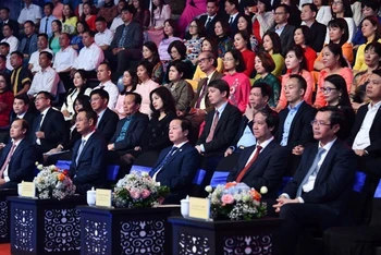 Các đại biểu dự Chương trình Thay lời tri ân 2023.