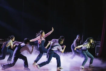 English Performance đã ghi dấu ấn với 13 buổi nhạc kịch