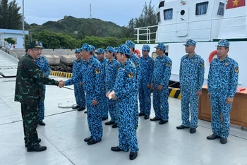 Kiểm tra công tác sẵn sàng chiến đấu của Trung đoàn 196 Hải quân.
