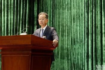 Đồng chí Nguyễn Văn Quảng, Ủy viên Trung ương Đảng, Bí thư Thành ủy, Trưởng đoàn đại biểu Quốc hội thành phố Đà Nẵng, phát biểu tại chương trình. (Ảnh: ANH ĐÀO)