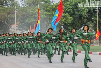 Tại Trường Quân sự Quân khu 7 Thành phố Hồ Chí Minh, cùng hợp luyện có 7 khối gồm 4 khối đứng: Sĩ quan cảnh sát biển, Nam dân quân tự vệ, Nữ dân quân tự vệ, Quân nhạc, và 3 khối diễu hành: Chiến sĩ giải phóng quân, Nữ du kích miền nam, Nữ chiến sĩ biệt động.