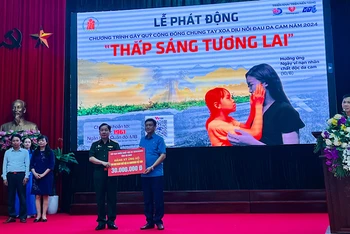 Hội Nạn nhân chất độc da cam/dixoxin các địa phương ủng hộ chương trình.