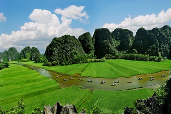 Tam Cốc-Bích Động là điểm đến yêu thích của nhiều khách du lịch trong và ngoài nước. (Ảnh: Sở Du lịch Ninh Bình)