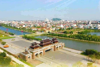 Một góc đường Tràng An, thành phố Hoa Lư, tỉnh Ninh Bình. (Ảnh: Nguyễn Trường)