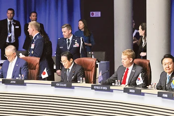 Thủ tướng Australia Anthony Albanese, Thủ tướng Nhật Bản Fumio Kishida, Thủ tướng New Zealand Chris Hipkins và Tổng thống Hàn Quốc Yoon Suk Yeol tham dự Hội nghị thượng đỉnh NATO ở Vilnius, Lithuania 12/7/2023.