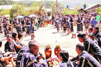 Ngày hội nơi buôn làng Kơ Ho giữa núi rừng nam Tây Nguyên.