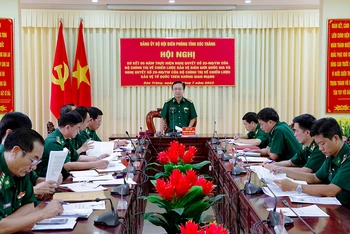 Đại tá Nguyễn Trìu Mến, Bí thư Đảng ủy, Chính ủy Bộ đội Biên phòng tỉnh phát biểu kết luận hội nghị. 