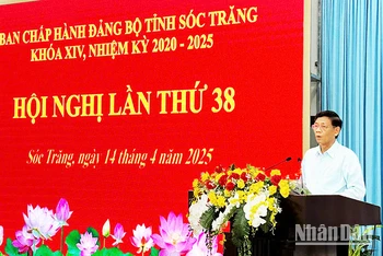 Bí thư Tỉnh ủy Sóc Trăng chỉ đạo hội nghị.