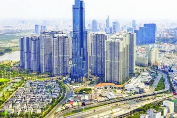 Một góc Thành phố Hồ Chí Minh hôm nay. (Ảnh HOÀNG TRIỀU)
