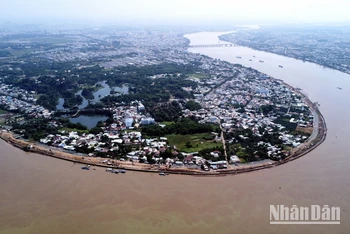 Tuyến kè, đường ven sông Đồng Nai có tổng chiều dài 5,2km được đầu tư với tổng kinh phí gần 2.000 tỷ đồng từ nguồn ngân sách.