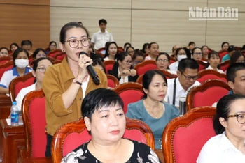 Đại diện doanh nghiệp nêu kiến nghị tại buổi đối thoại.